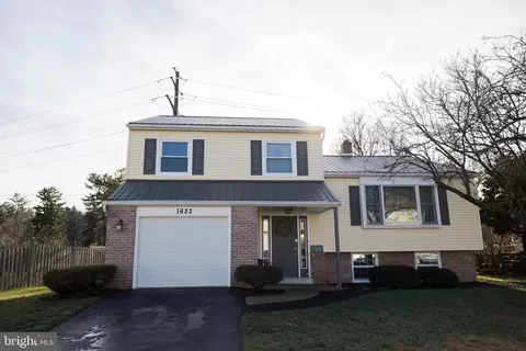1622 Princess Anne Dr, Lancaster, PA 17601