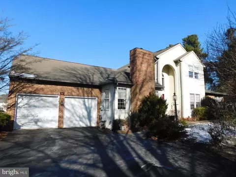 505 Thorngate Pl, Millersville, PA 17551