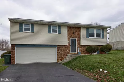 4171 Magnolia Dr, Mount Joy, PA 17552
