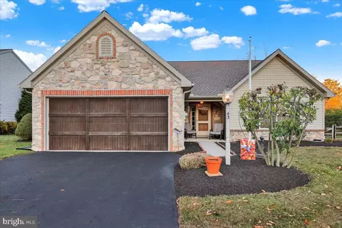 43 Misty Meadow Dr, Reinholds, PA 17569