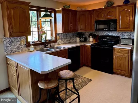 792 Sue Dr, Lititz, PA 17543 photo 7