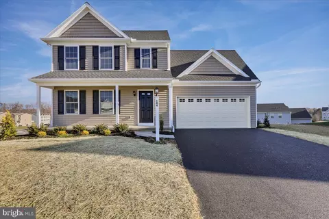 104 Creekside Dr, New Providence, PA 17560