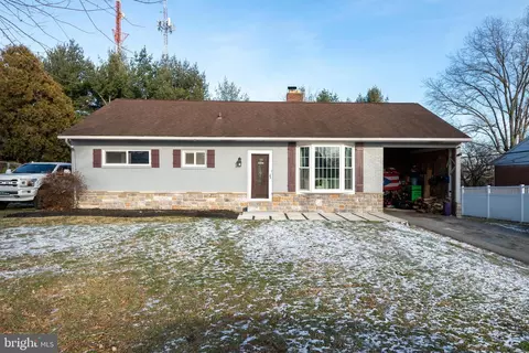 39 Pilgrim Dr, Lancaster, PA 17603
