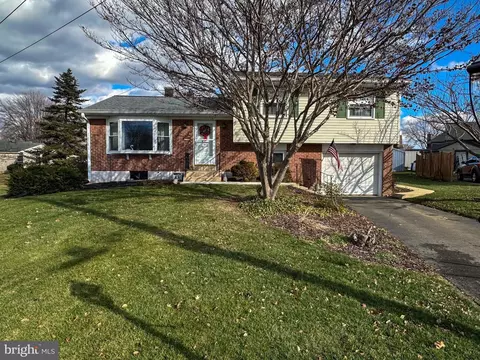 115 Elk Ln, Willow Street, PA 17584