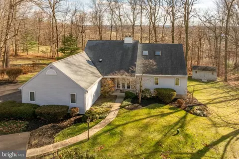 899 Timberline Dr, Gap, PA 17527