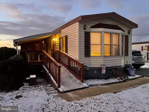 50 Lobin Rd, East Earl, PA 17519