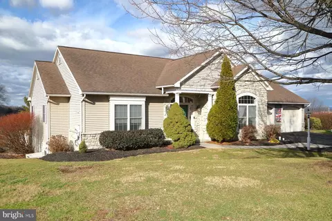 3399 Horizon Dr, Lancaster, PA 17601