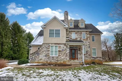 3074 Weaver Rd, Lititz, PA 17543 photo 2