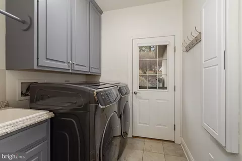 325 E Woods Dr, Lititz, PA 17543 photo 19