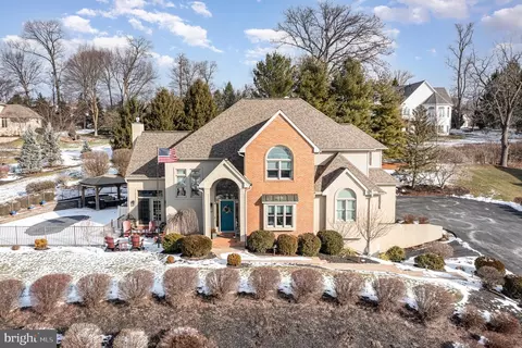 325 E Woods Dr, Lititz, PA 17543
