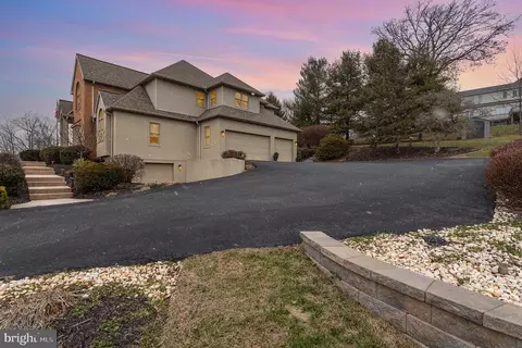 325 E Woods Dr, Lititz, PA 17543 photo 6