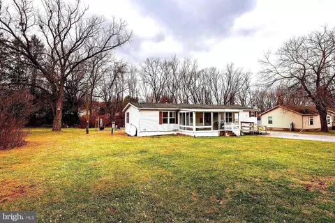 5576 Umbletown Rd, Gap, PA 17527