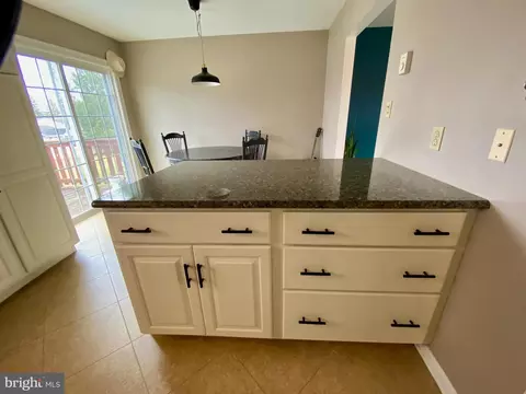 Kitchen - 71 Arrowhead Dr, Lititz, PA 17543 photo 2 of 5