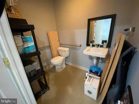Bath - 71 Arrowhead Dr, Lititz, PA 17543 photo 3 of 3