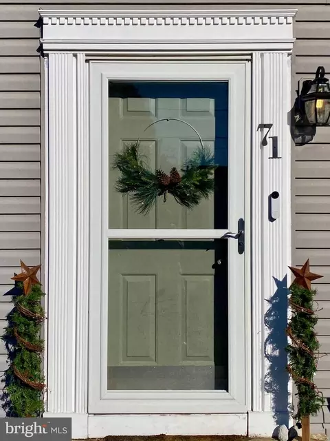 Entry Way - 71 Arrowhead Dr, Lititz, PA 17543 photo 1 of 6