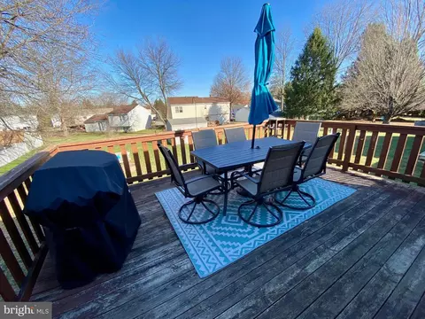 Exterior - 71 Arrowhead Dr, Lititz, PA 17543 photo 2 of 5