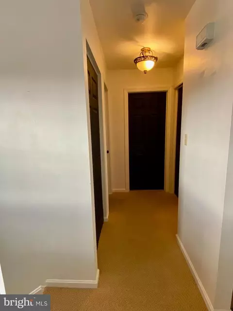 Entry Way - 71 Arrowhead Dr, Lititz, PA 17543 photo 3 of 6