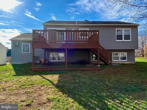 Exterior - 71 Arrowhead Dr, Lititz, PA 17543 photo 5 of 5