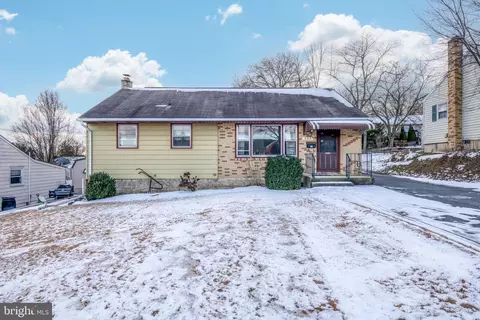 620 N Mount Joy St, Elizabethtown, PA 17022
