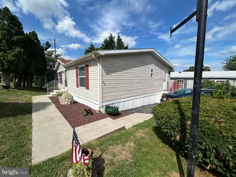 29 Conrad Ln, Lititz, PA 17543 photo 2