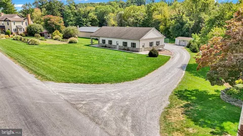 32 Little Beaver Rd, Strasburg, PA 17579