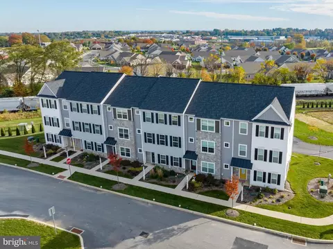 2473 Spring Water Cir #120, Lancaster, PA 17601