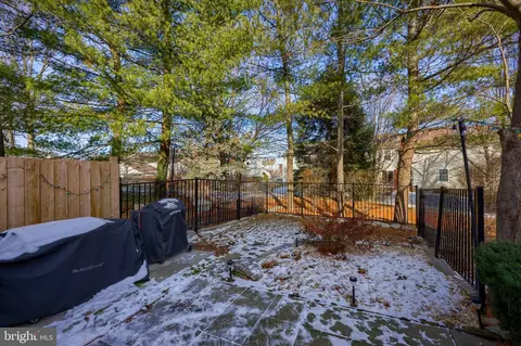 Exterior - 115 Pepperton Ct, Lititz, PA 17543 photo 4 of 5