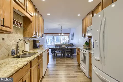 Kitchen - 115 Pepperton Ct, Lititz, PA 17543 photo 1 of 2