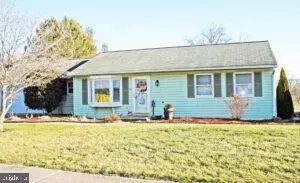 66 Crescent Dr, Manheim, PA 17545