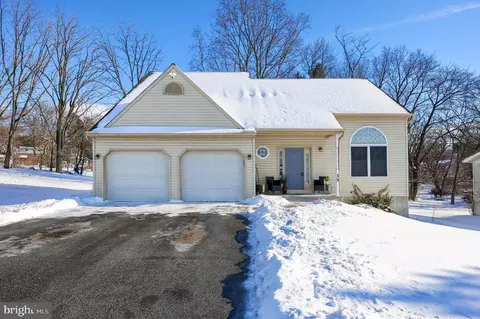 59 Browning Rd, Lancaster, PA 17602