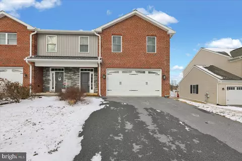 3 Hull Ct, Lancaster, PA 17603