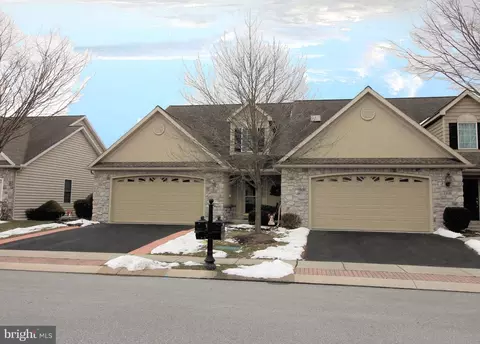 1320 Willow Creek Dr, Mount Joy, PA 17552