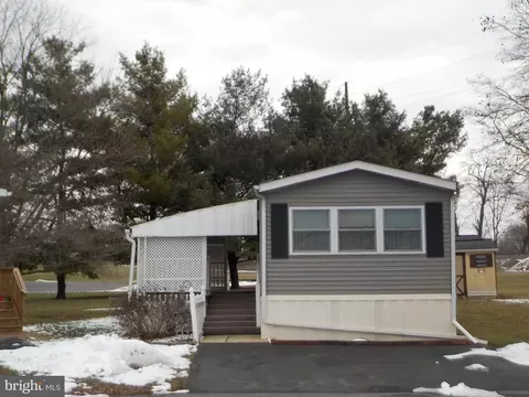 32 Penn Court Dr, Mount Joy, PA 17552