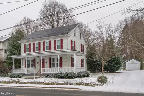 202 Manor Ave, Millersville, PA 17551