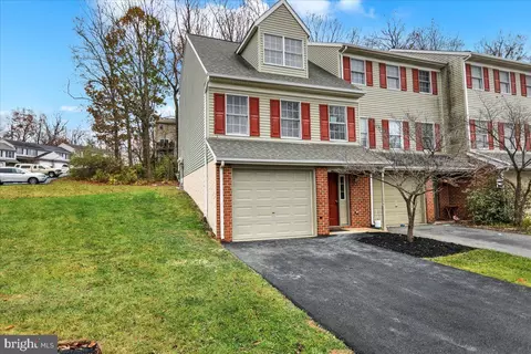 435 Crosswinds Dr, Lititz, PA 17543