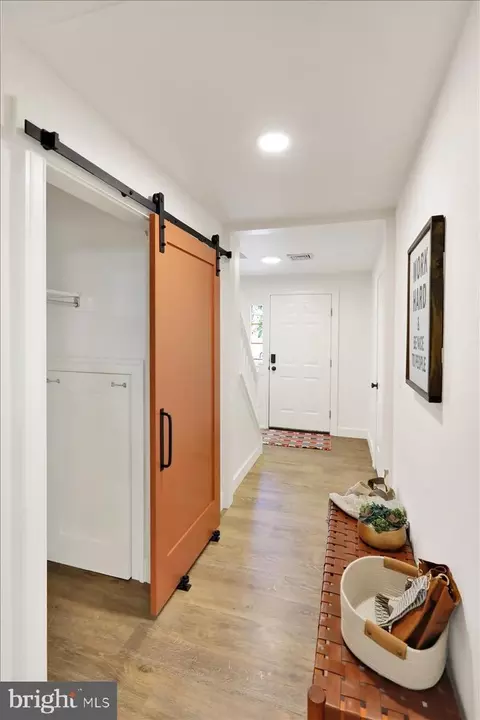 Entry Way - 435 Crosswinds Dr, Lititz, PA 17543 photo 5 of 5