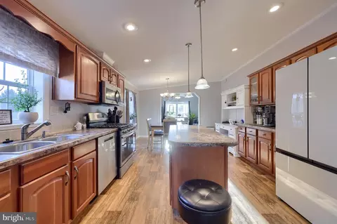 311 Summers Dr, Lancaster, PA 17601