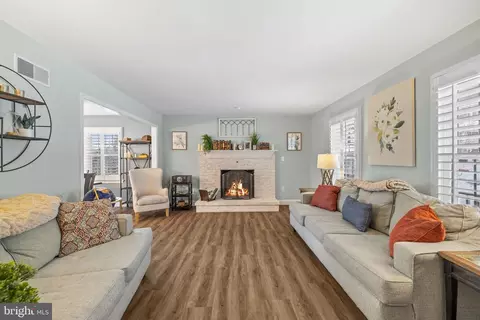 5 E Windy Hill Dr, Lititz, PA 17543 photo 4