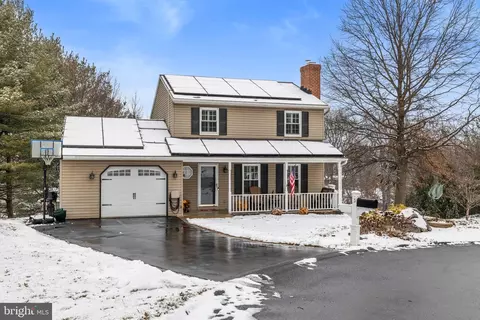 5 E Windy Hill Dr, Lititz, PA 17543 photo 2