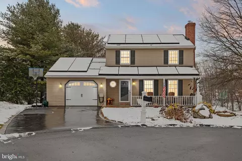 5 E Windy Hill Dr, Lititz, PA 17543
