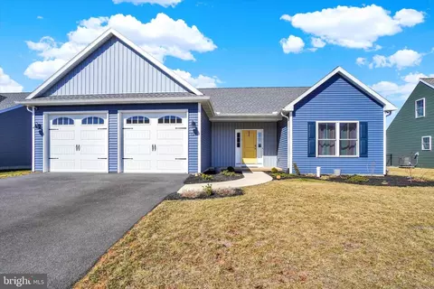 124 Ridgefield Dr, Elizabethtown, PA 17022