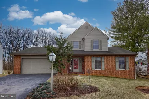 632 Oxford Dr, Lancaster, PA 17601