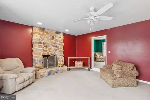 Living - 295 Dead End Rd, Lititz, PA 17543 photo 2 of 3