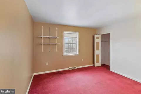 Bedroom - 295 Dead End Rd, Lititz, PA 17543 photo 3 of 8