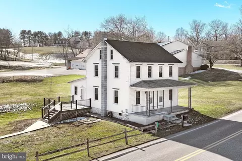 904 Lincoln Rd, Lititz, PA 17543 photo 3