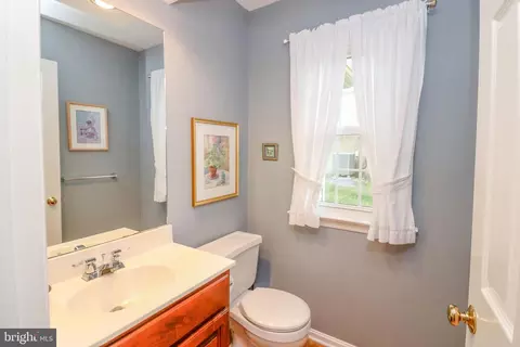 Bath - 18 Iron Horse Dr, Lititz, PA 17543 photo 3 of 3