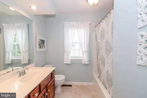 Bath - 18 Iron Horse Dr, Lititz, PA 17543 photo 2 of 3