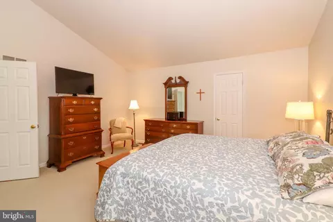 Bedroom - 18 Iron Horse Dr, Lititz, PA 17543 photo 3 of 11