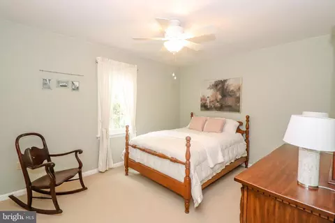 Bedroom - 18 Iron Horse Dr, Lititz, PA 17543 photo 5 of 11