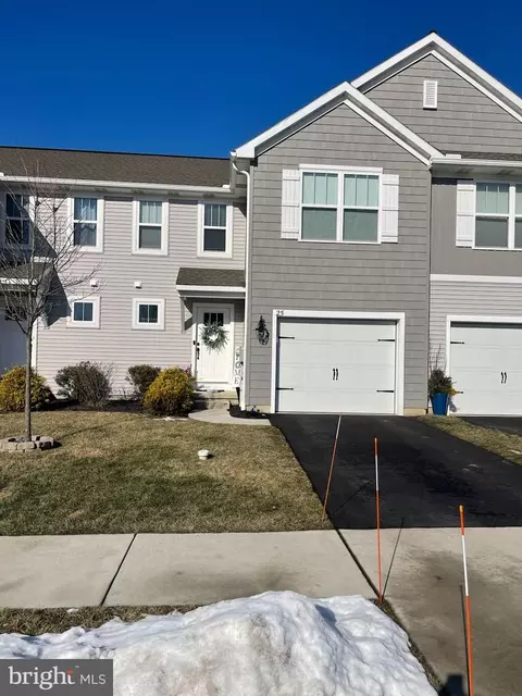 25 Southside Dr, Willow Street, PA 17584